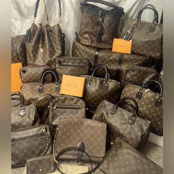 EVERYTHING IN PIC AVAILABLE!! - Picture 1 of 16